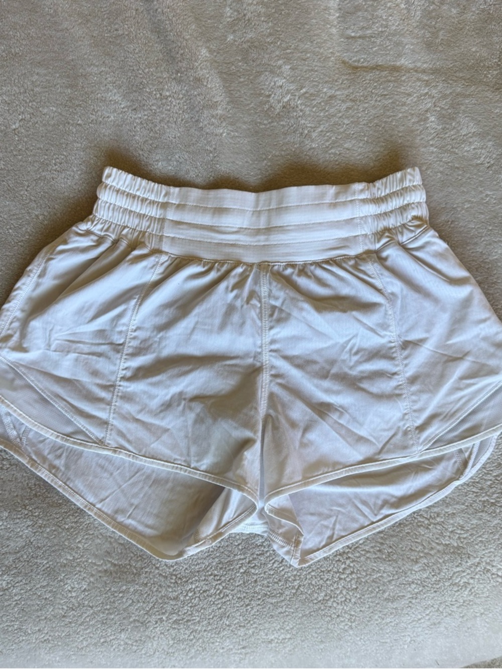 Lululemon Hotty Hot Shorts Women's High-Rise Lined Short 2.5